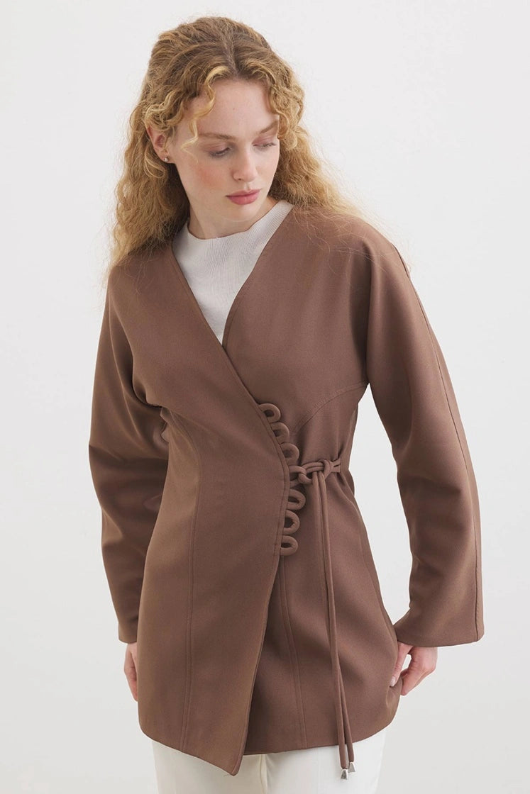 Peri Longblazer mit Bindedetail hellbraun