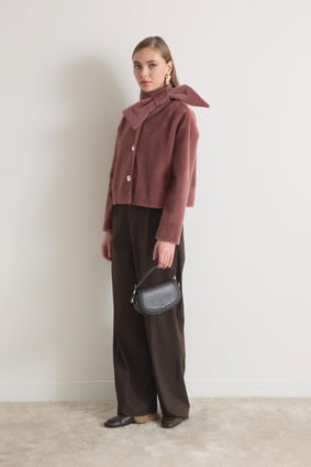 Noelia boxy Faux Fur Jacke mit Schleifendetail