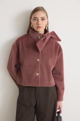 Noelia boxy Faux Fur Jacke mit Schleifendetail