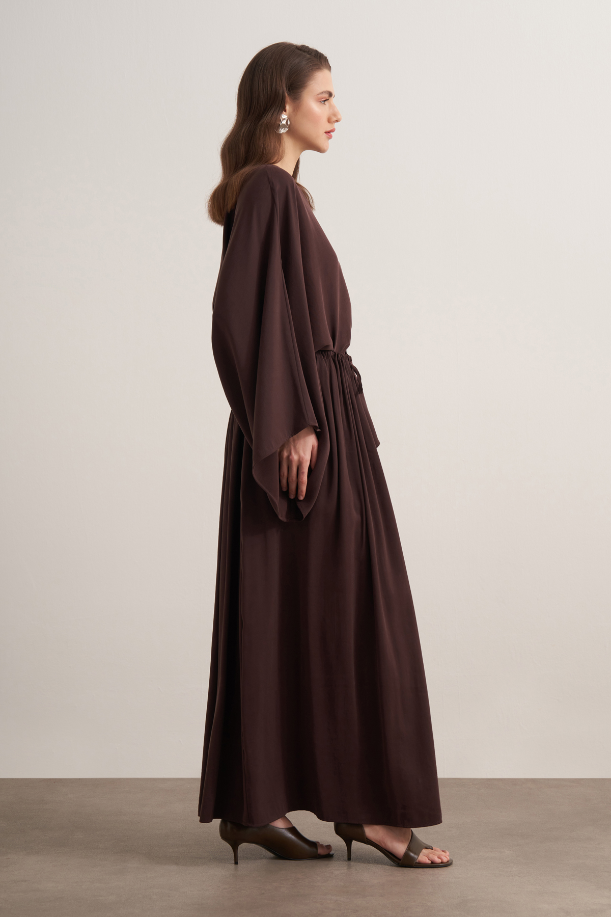 Noor Cupro Set mit gerafftem Rock braun