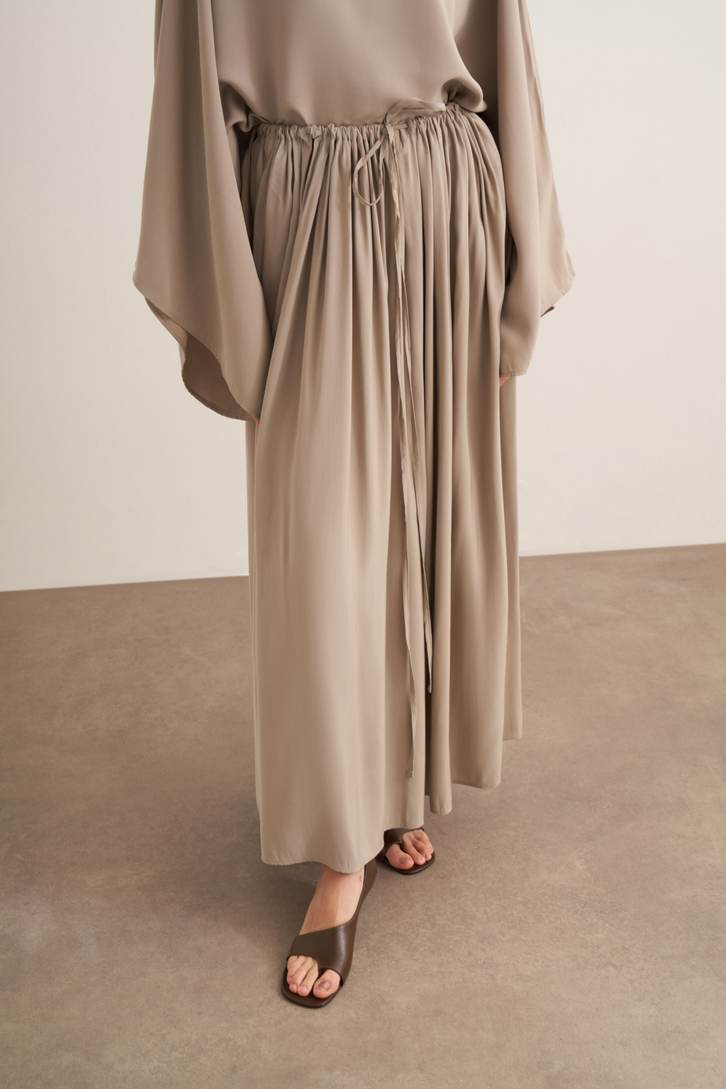 Modes Set Damen Elegant cupro Maxi Rock