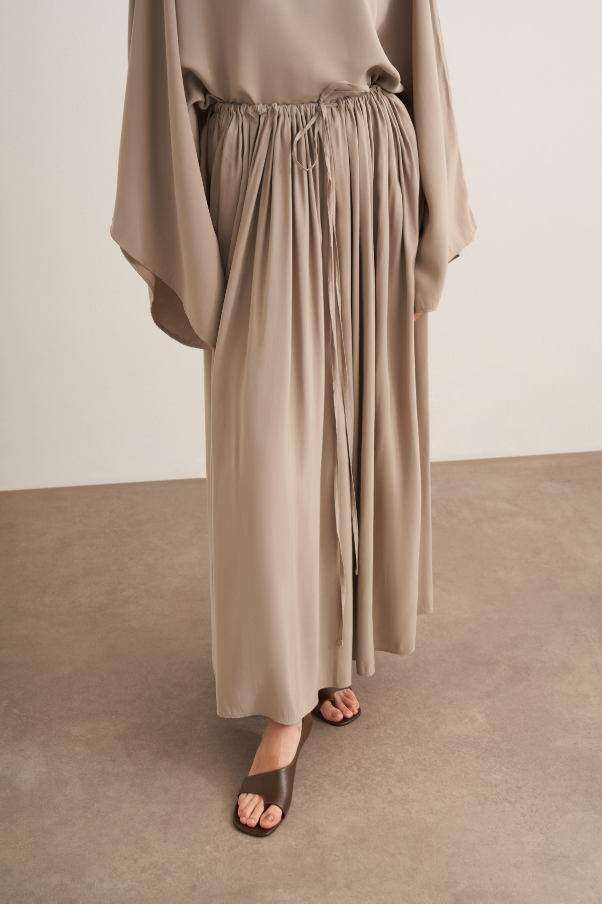 Modes Set Damen Elegant cupro Maxi Rock